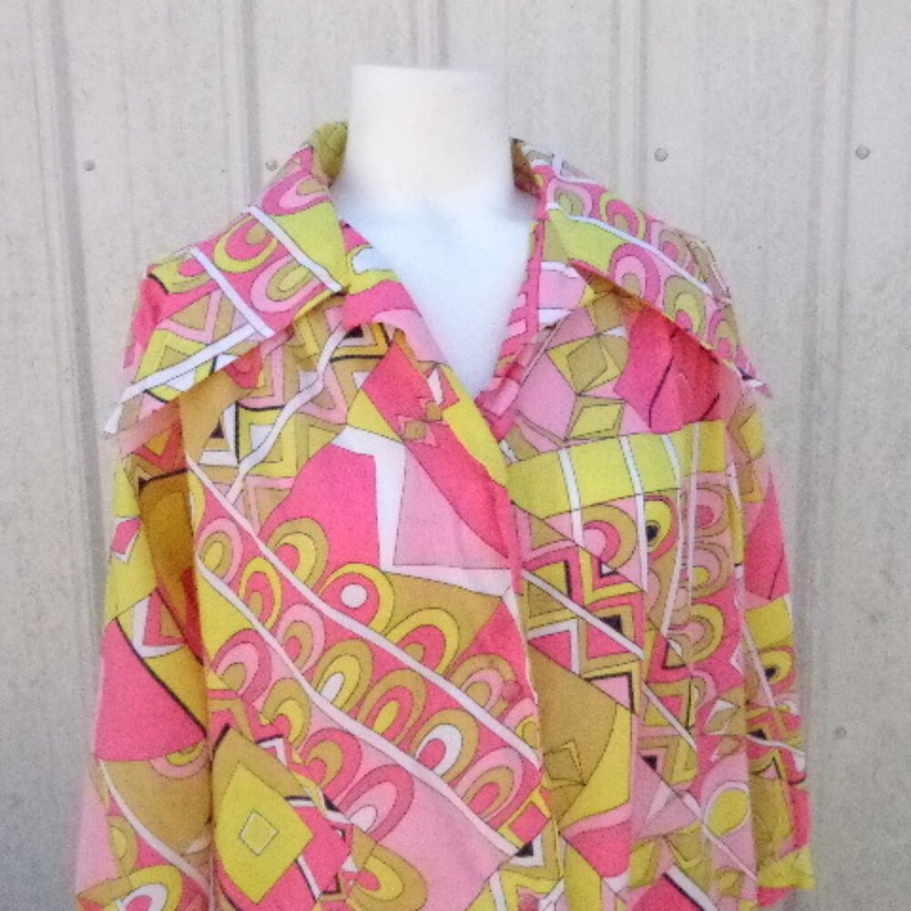 Vintage Funky 70s Pink Yellow White Geometric Model's Coat Dress